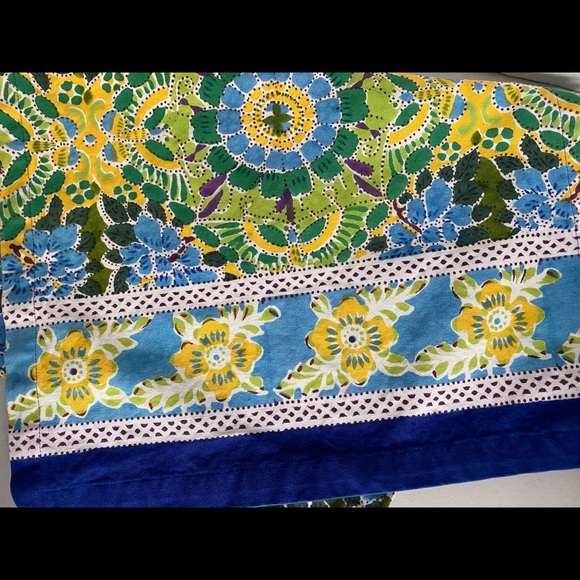 Pottery Barn Floral Print Table Runner. 108” x 18” - Picture 4 of 5